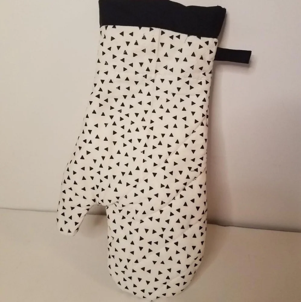 Handmade Polka Dot Heat Resistant Oven Mitt